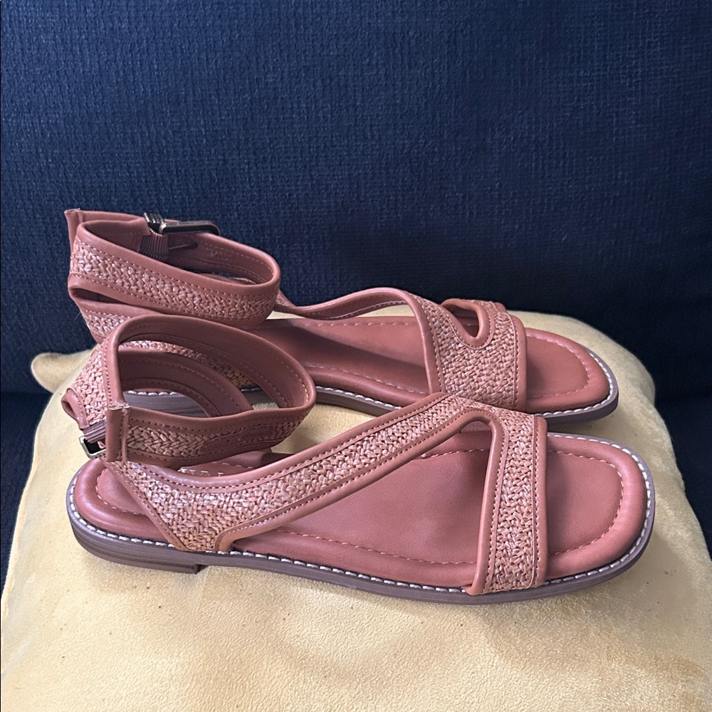 Crown Vintage Women's Sandals - Tan CV-Taria-2 NEVER WORN without tags